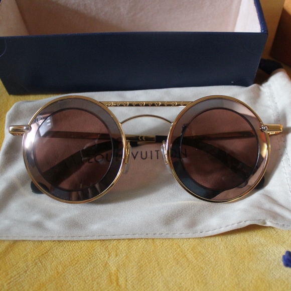 Louis Vuitton Spring 2016 Women's Sunglasses - Picture 8 of 8